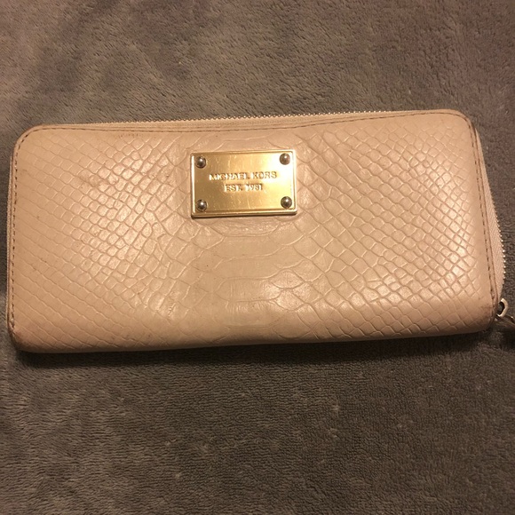 Michael Kors Handbags - Michael Kors Wallet